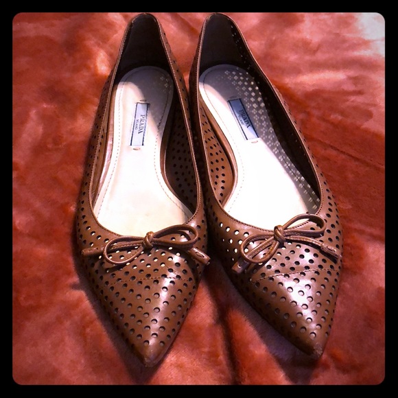 Authentic Prada flats - Picture 1 of 7